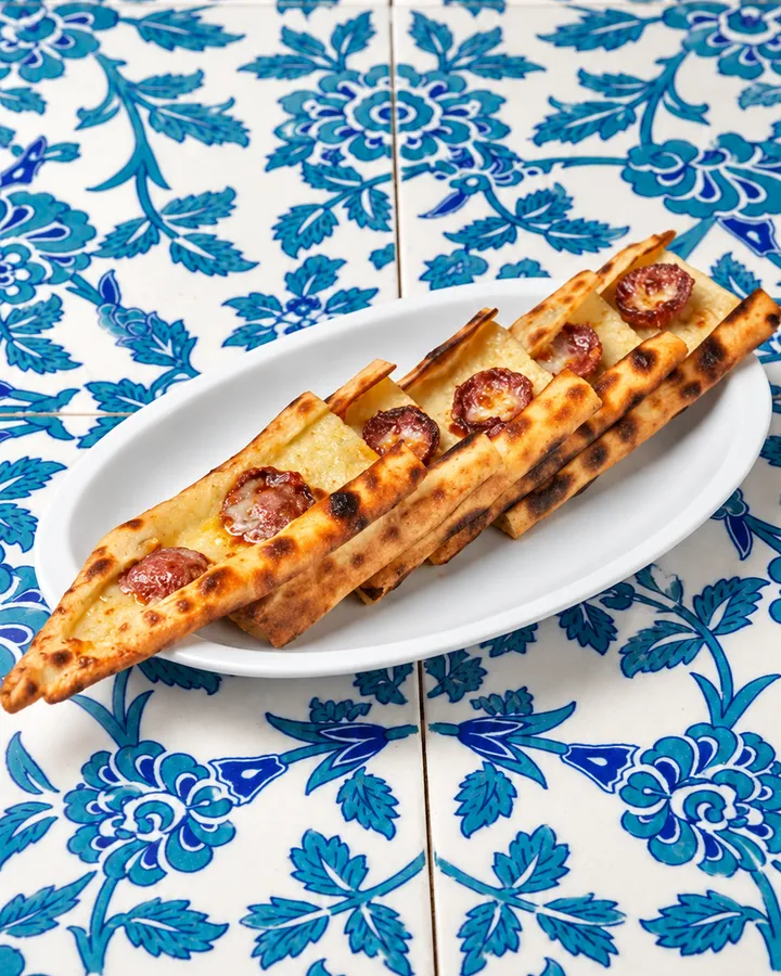 Sucuklu Kaşarlı Pide