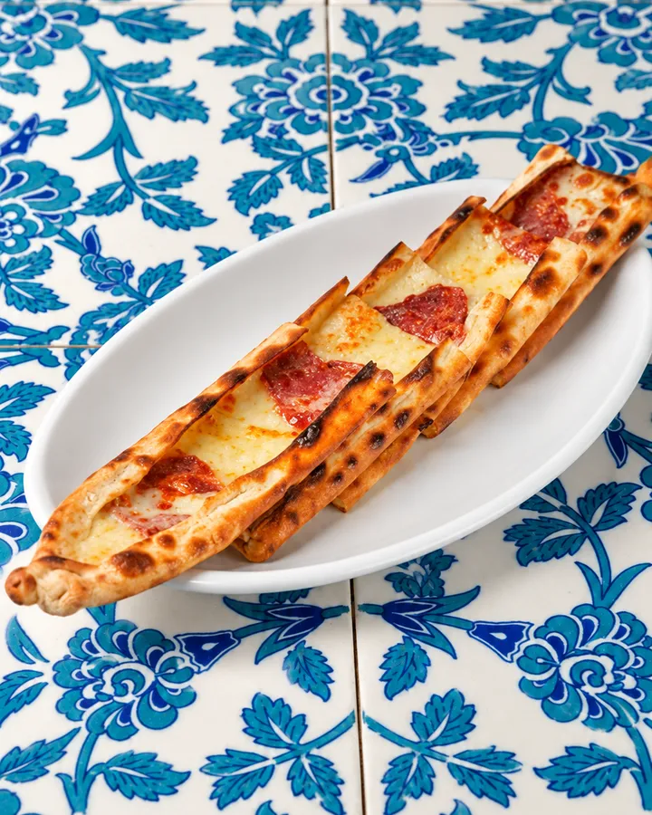 Pastırmalı Kaşarlı Pide