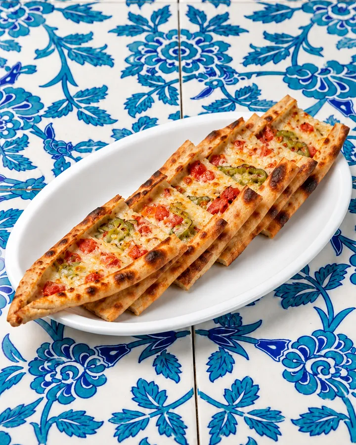 Sebzeli Kaşarlı Pide
